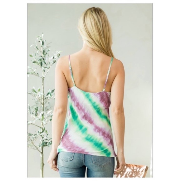 New Adorable, Comfy Lightweight V Neck Tie Dye Summer Tank Top - Picture 2 of 7